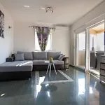 아파트 Luxury Allen With Pool