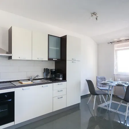 Luxury Allen With Pool *