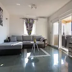 Luxury Allen With Pool Appartamento