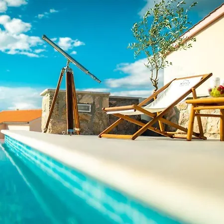 Luxury Allen With Pool Apartmán