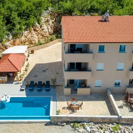 Luxury Allen With Pool