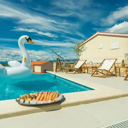 Apartament Luxury Allen With Pool