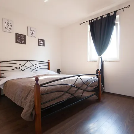 Luxury Allen With Pool