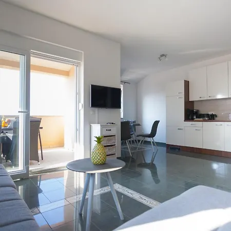 Luxury Allen With Pool * Klimno