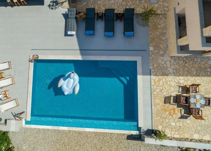 Luxury Allen With Pool