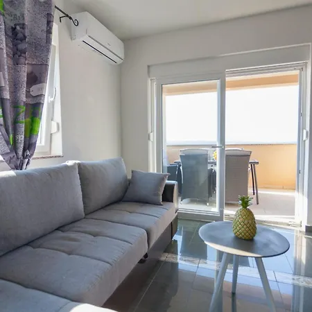 Luxury Allen With Pool Apartman *