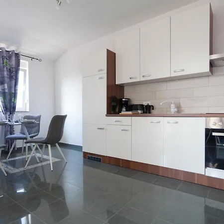 Luxury Allen With Pool * Klimno