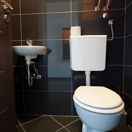 Luxury Allen With Pool Apartman Klimno