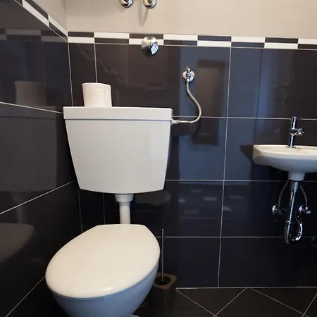 Luxury Allen With Pool Apartman Klimno