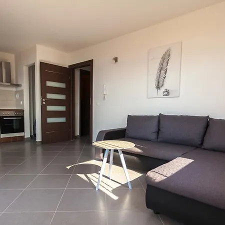Luxury Allen With Pool Apartment Klimno