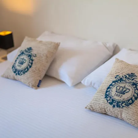 Luxury Allen With Pool Apartman *