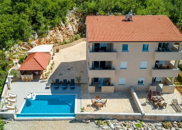 Luxury Allen With Pool