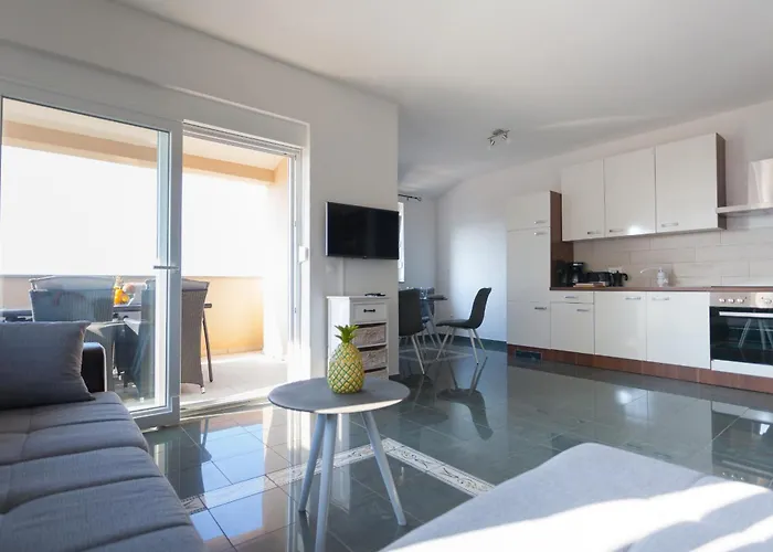 Luxury Allen With Pool * Klimno