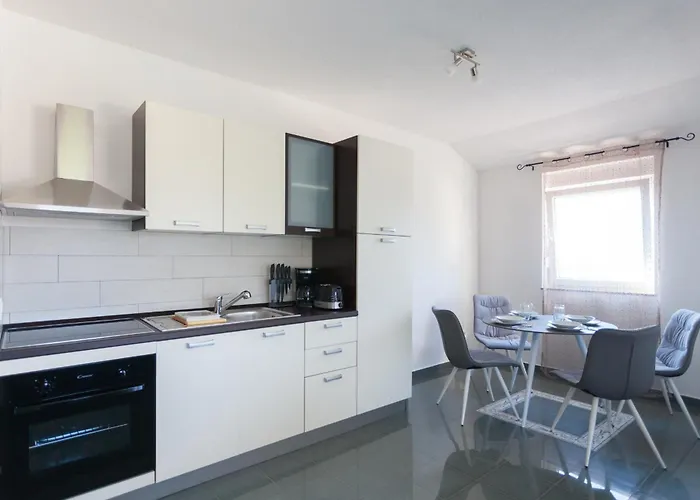 Luxury Allen With Pool *