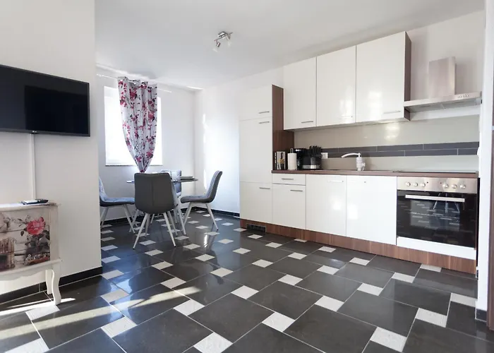 Luxury Allen With Pool Apartment *