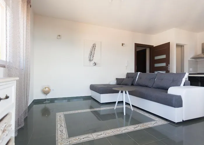 Luxury Allen With Pool * Klimno