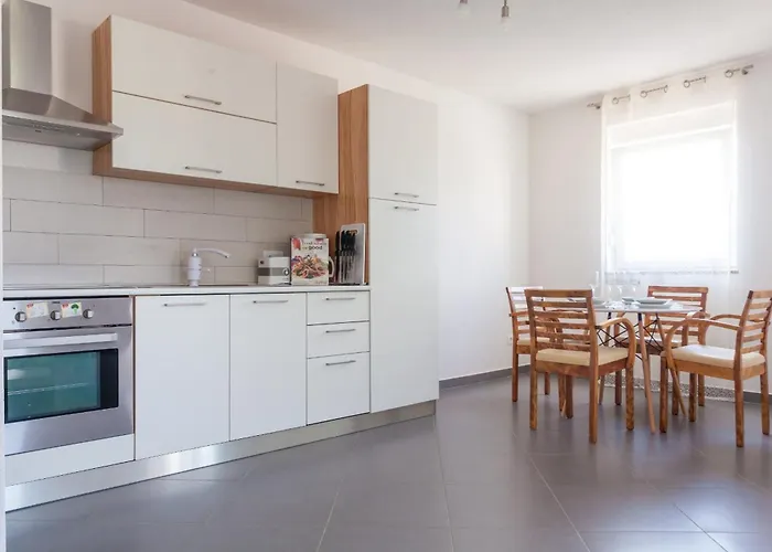 Luxury Allen With Pool Apartment *