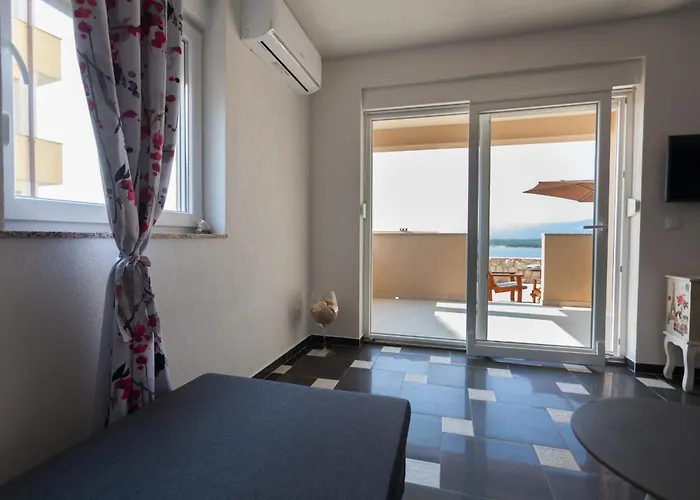 Luxury Allen With Pool Apartment Klimno