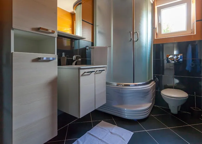 Luxury Allen With Pool