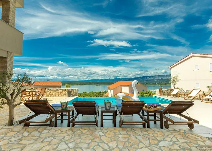 Luxury Allen With Pool * Klimno