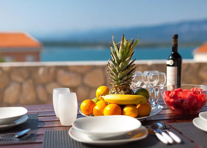 Luxury Allen With Pool Klimno